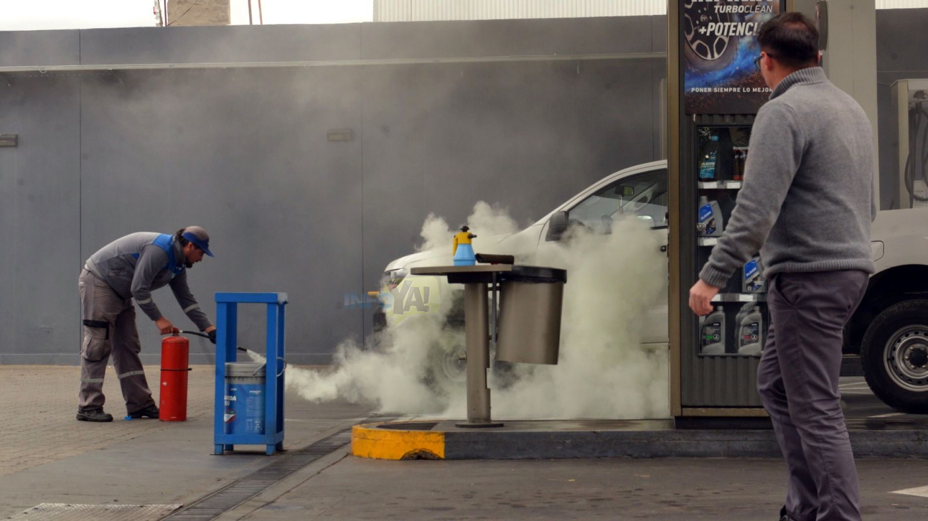 Simularon un accidente con un herido en una estación de servicios